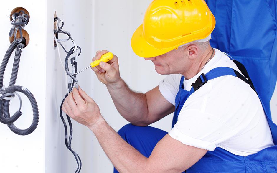 travail électricien Beauchamp
