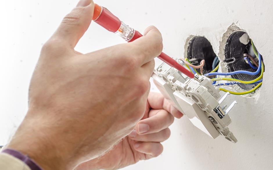 recherche travail électricien bâtiment Clichy-sous-Bois